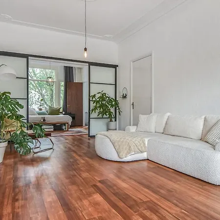 House Close To & Nature Neighbourhood Appartement *