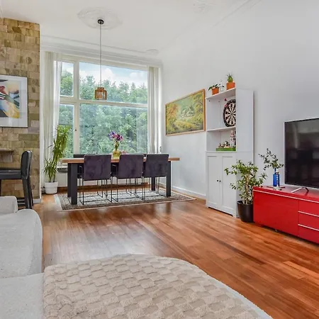 House Close To & Nature Neighbourhood アパート *