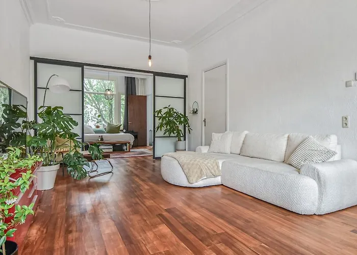 House Close To & Nature Neighbourhood Apartment *