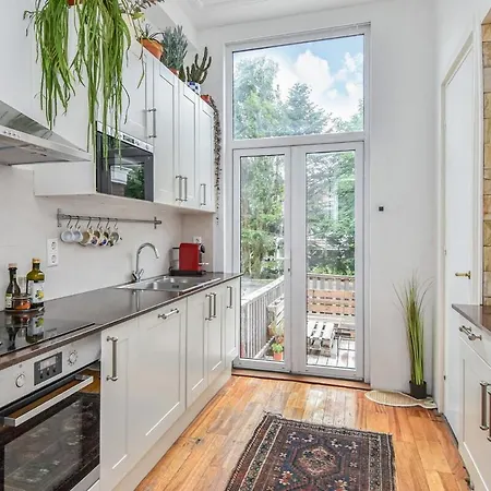 House Close To & Nature Neighbourhood *